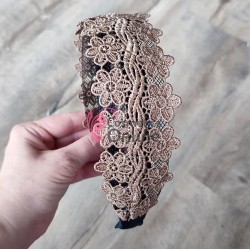 Bentita deosebita pentru par din Dantela lata BTP088DD - Coffee